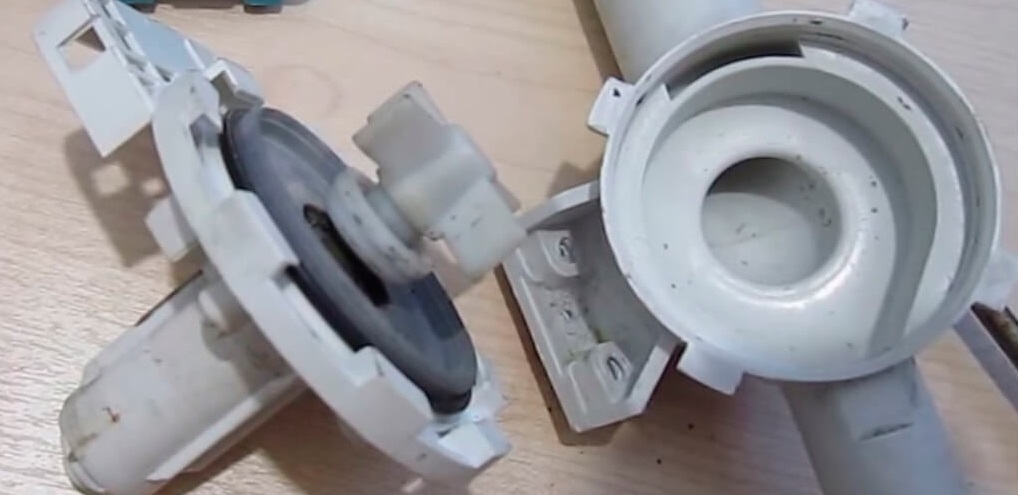 For effective cleaning, the pump can be disassembled.