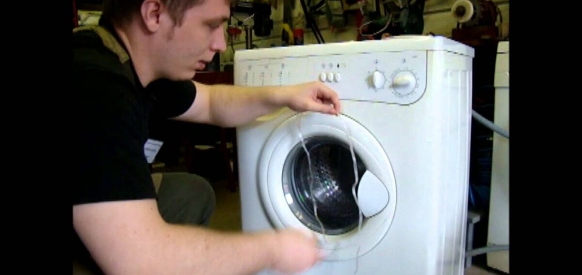 opening the door with a rope