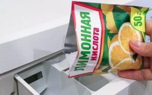 cleaning the washing machine with lemon juice