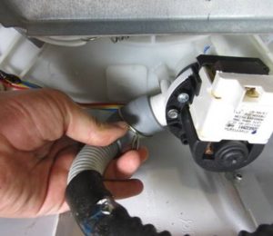 How to replace the drain hose in an Indesit washing machine