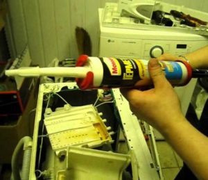 Как да запечатам резервоара на пералня Indesit?