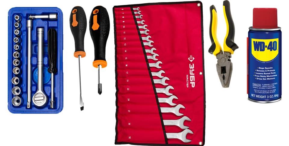 tool for disassembling the machine