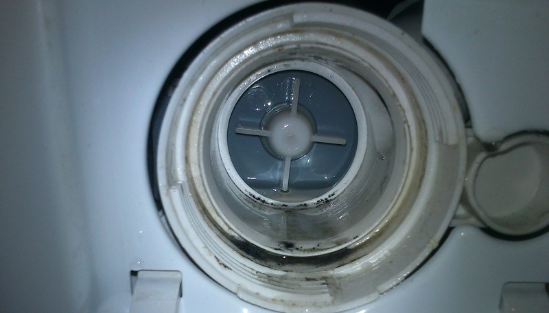 Checking the impeller without disassembling the machine