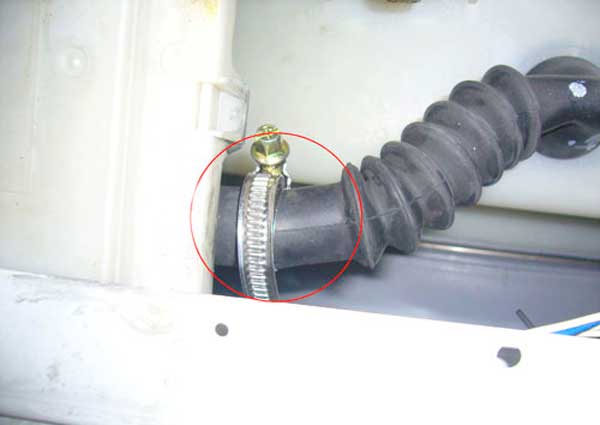 drain the water through the pipe