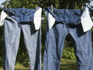 Защо да обръщате нещата наопаки преди пране?