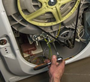 Защо пералнята ми Ariston не загрява вода по време на пране?