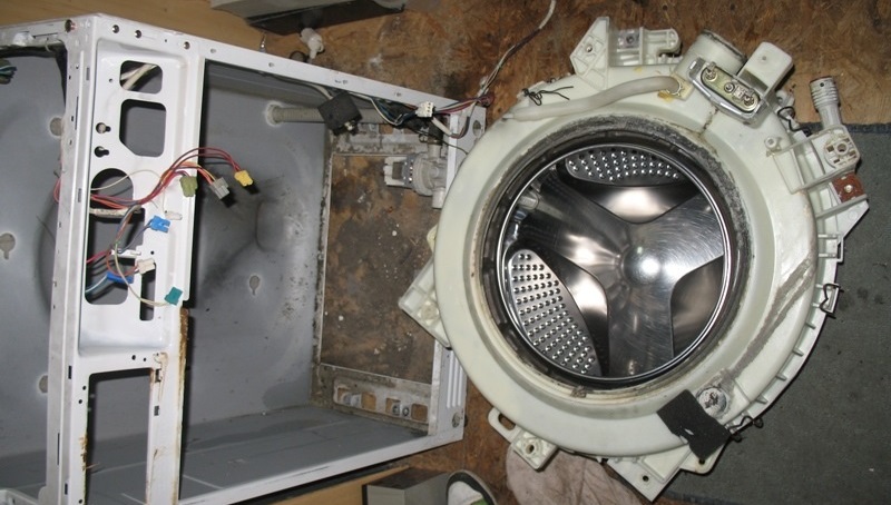 we take out the tank and disassemble it