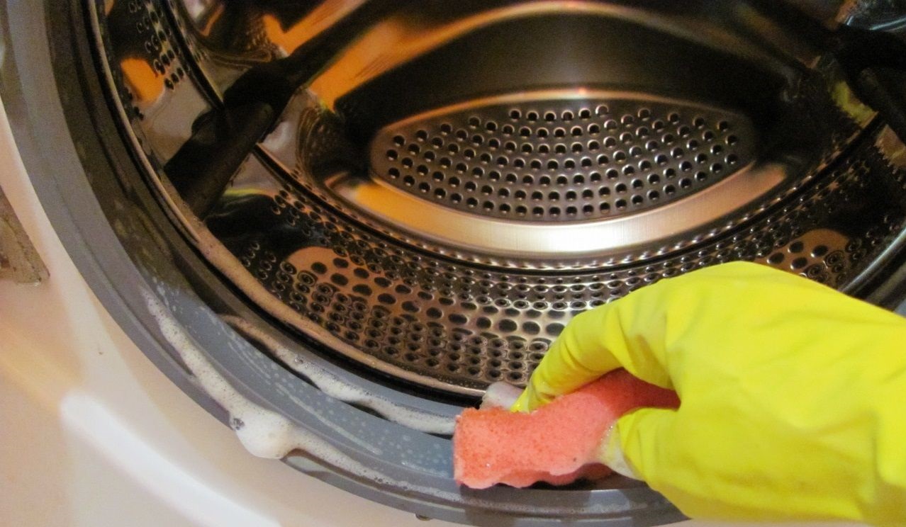 The machine needs to be cleaned from the outside and not only