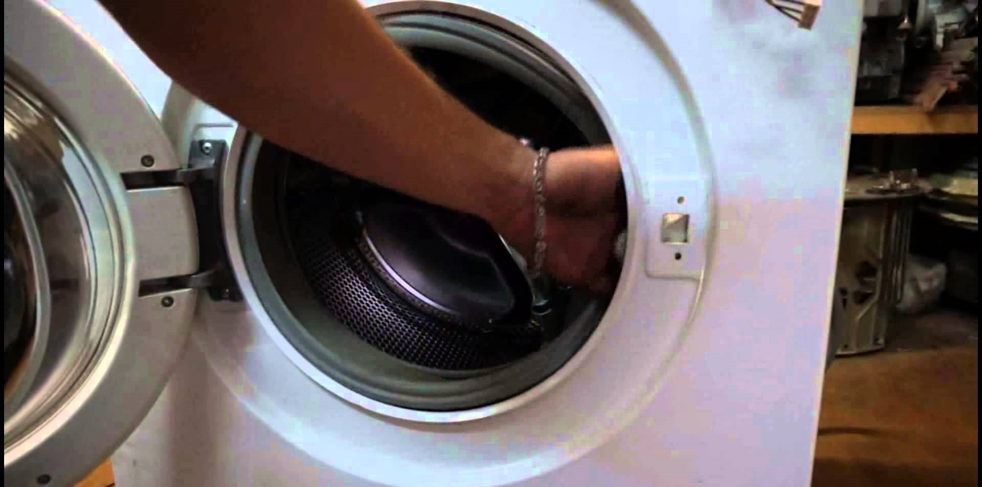 the door doesn't close because of the cuff