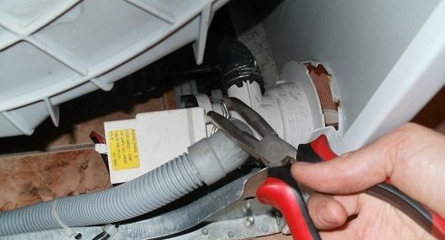 we dismantle the drain hose