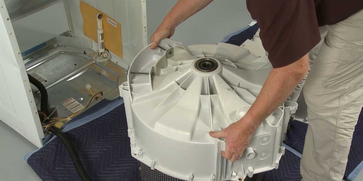 How to remove the tank