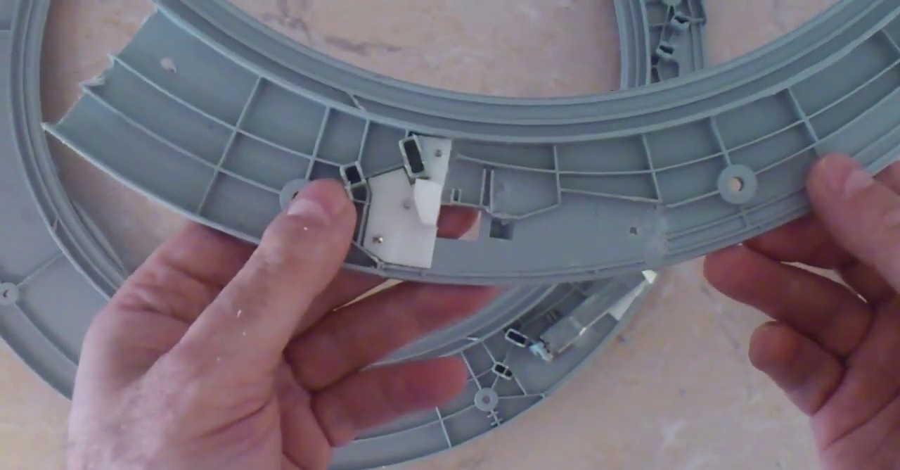 we repair the door handle