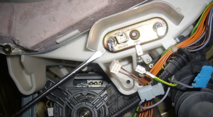 Temperature sensor on a Bosch washing machine