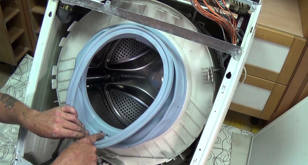 How to remove the tank