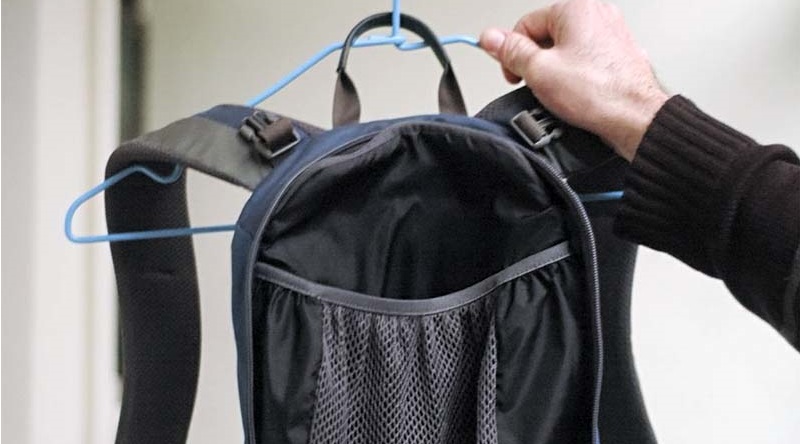 How to dry a backpack