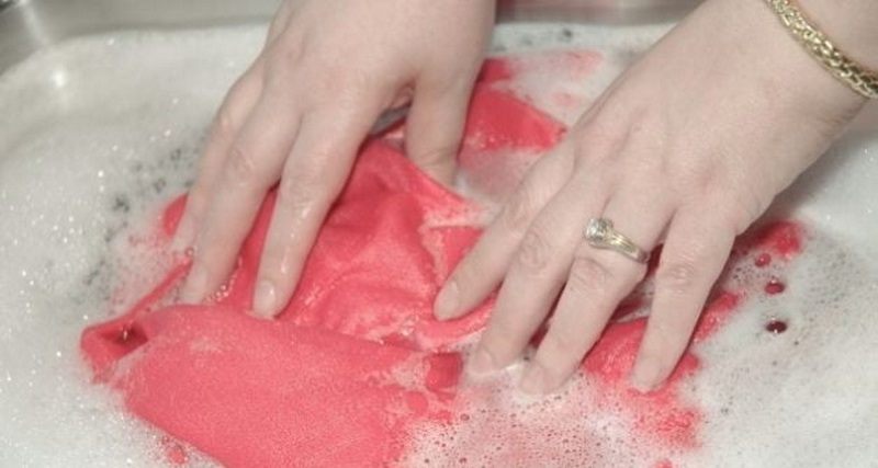 How to wash a knit dress