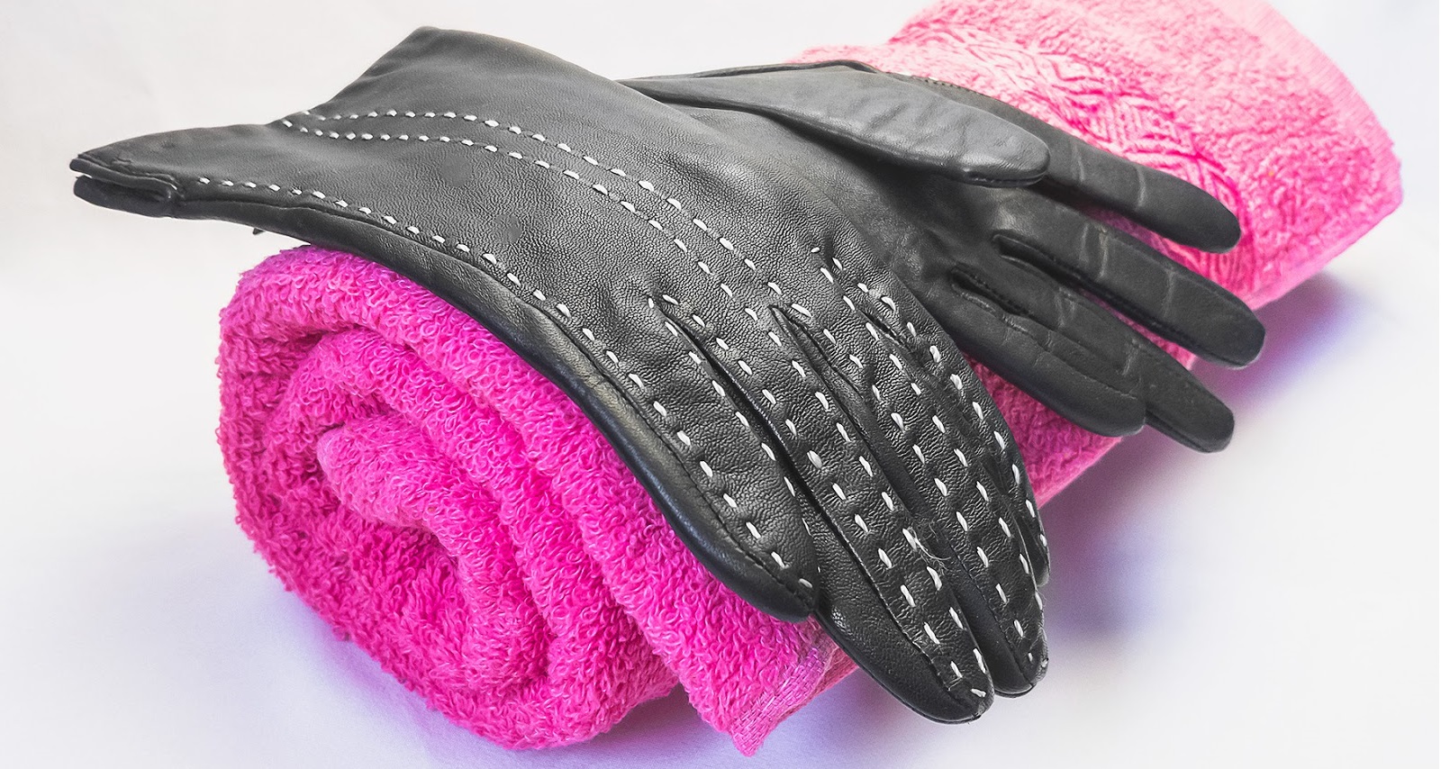 How to dry leather gloves