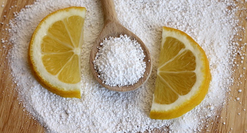 Is lemon juice dangerous for a washing machine?