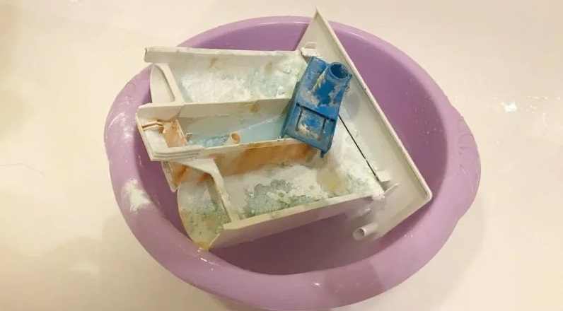 soak the powder receptacle