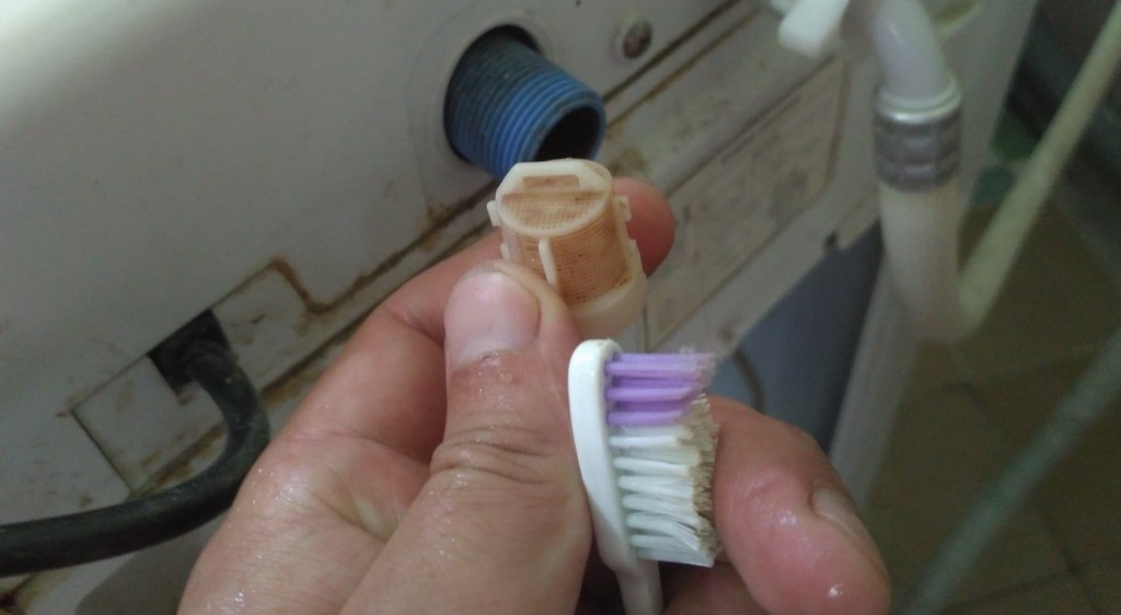 we clean the filter mesh