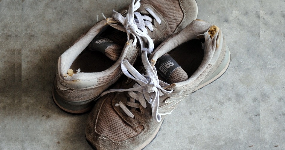 It's better not to wash heavily worn sneakers.