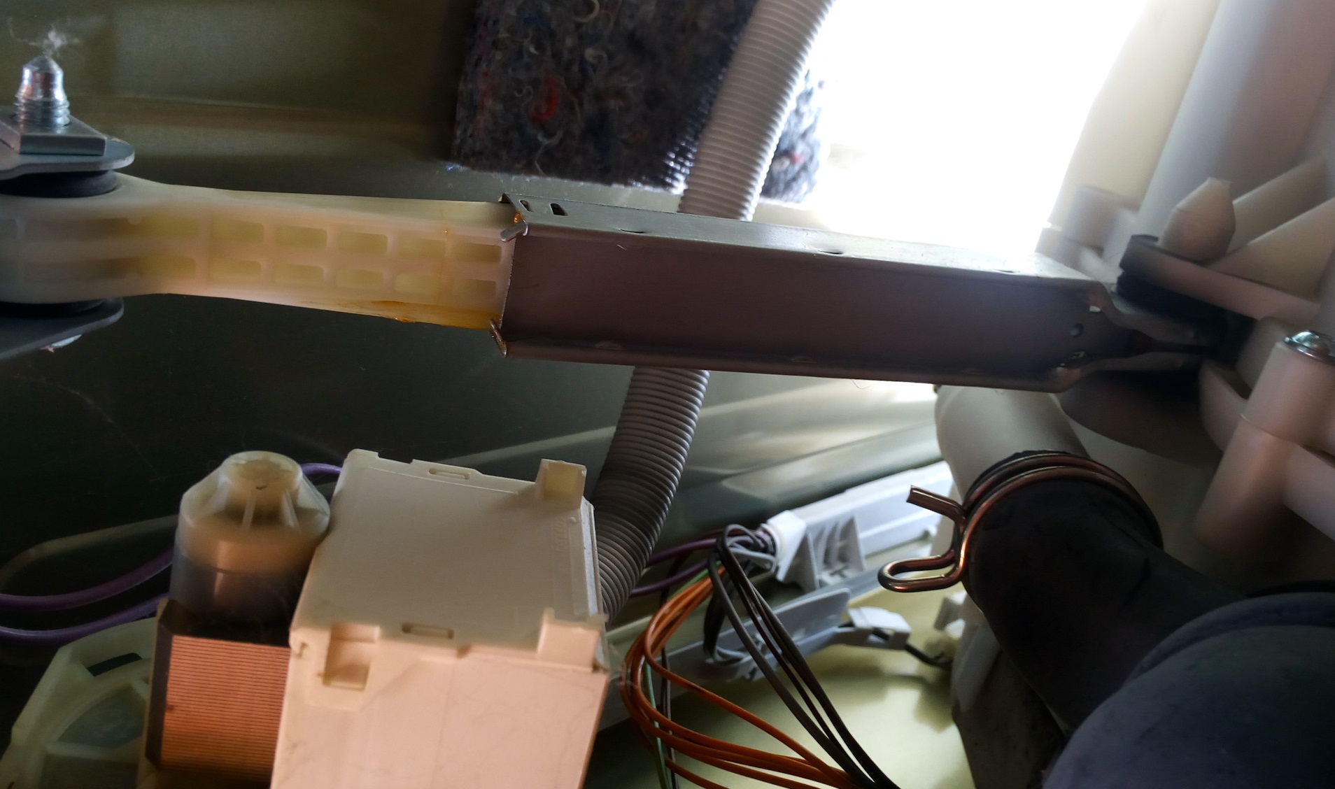 Replacing the shock absorber on a Bosch washing machine