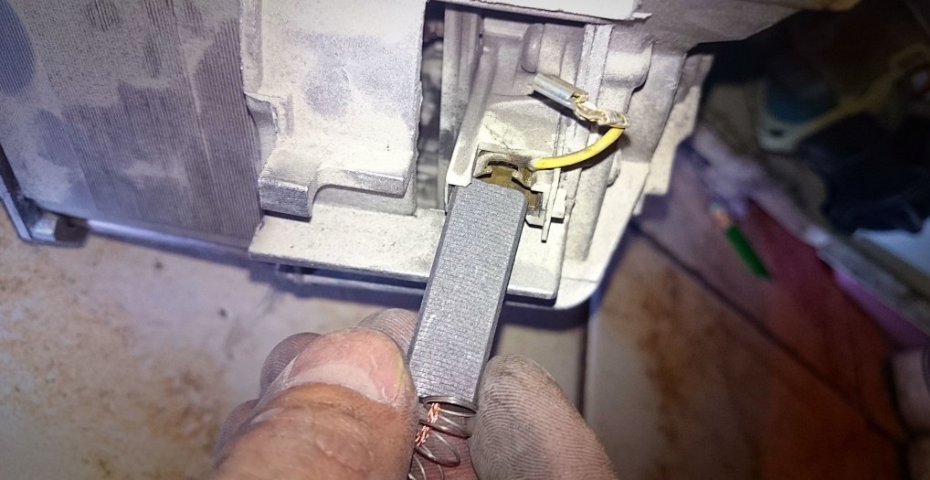 Replacing the brushes in a Bosch SM motor