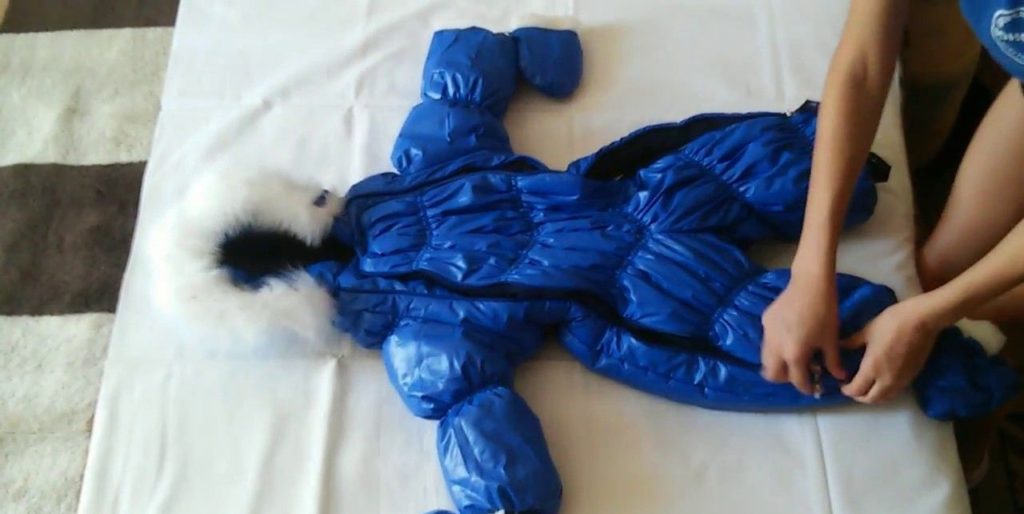 Prepare baby overalls for washing