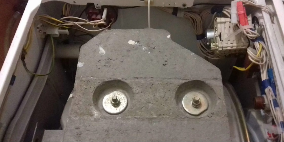 the counterweights are poorly secured