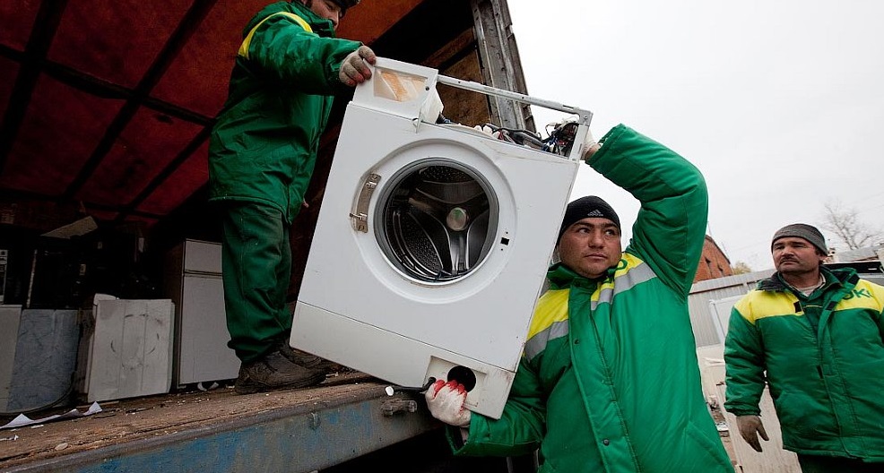 we're handing over the car to buyers