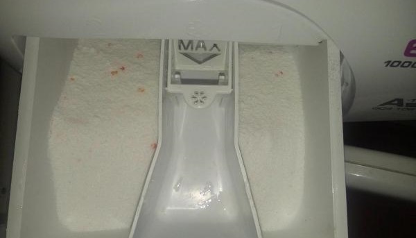 האבקה נותרה ללא מגע