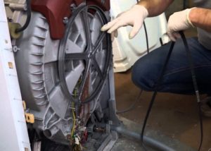 Смяна на ремъка в пералня Zanussi