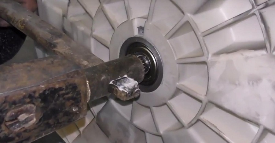 we drive the bearing into the seat