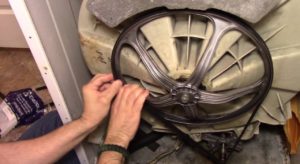 How to tighten a belt on a pulley