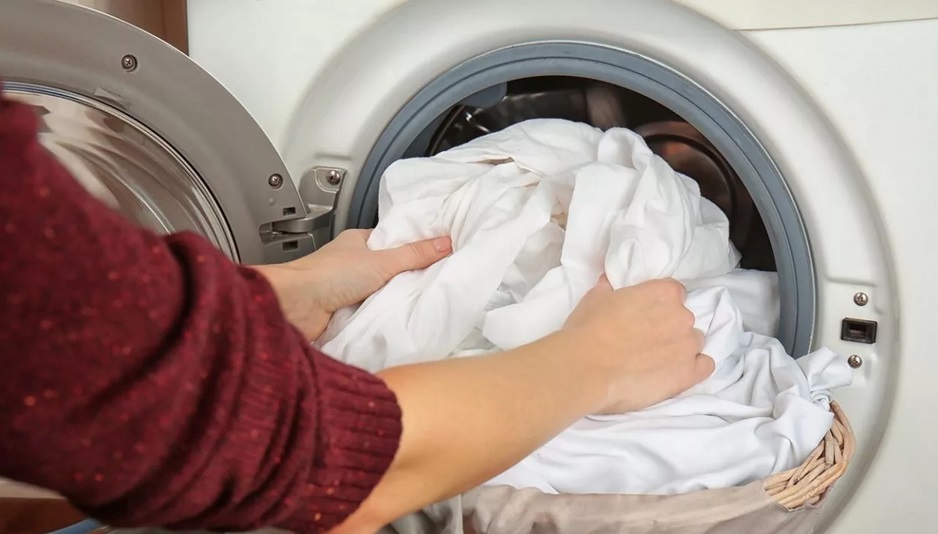 The machine doesn't spin the laundry