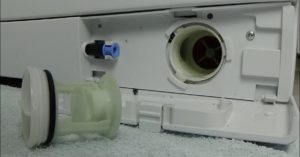 Cleaning the Electrolux lint filter