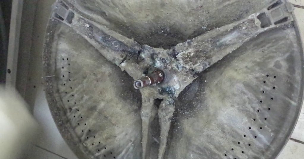 The Electrolux silumin crosspiece is damaged