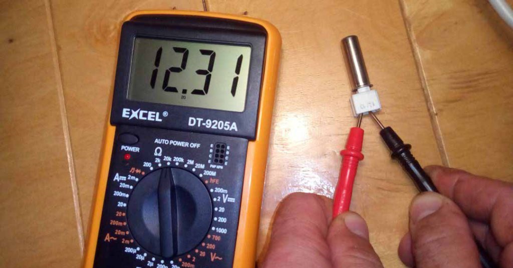 We check the thermistor with a multimeter