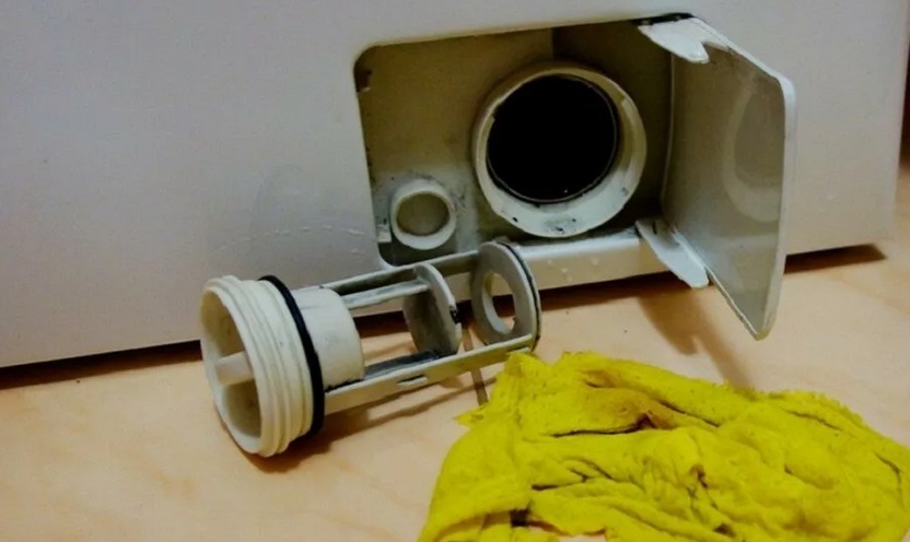 After cleaning, the filter started leaking.