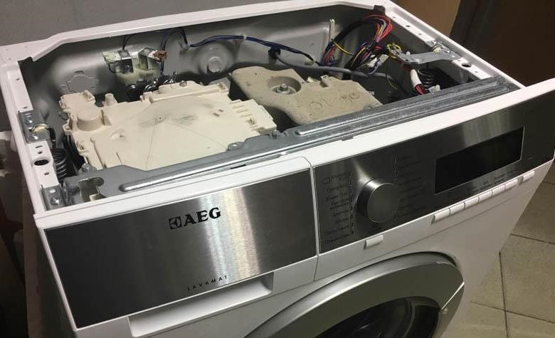 Unauthorized opening of the case will void the warranty.