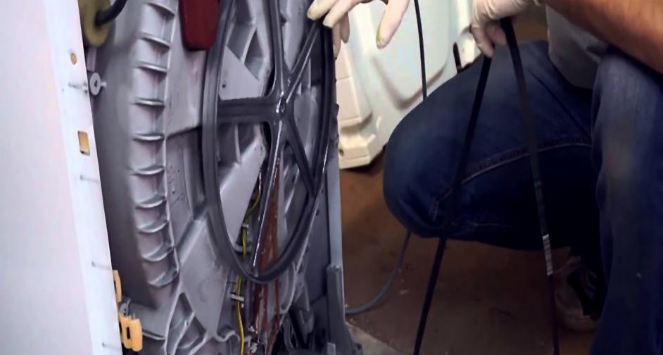 The belt came off the Ardo car.