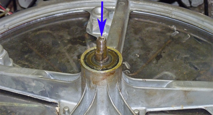 it is important not to damage the threads