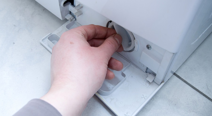 Cleaning the trash filter yourself