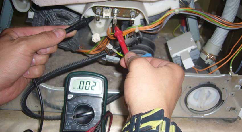 We check the heating element with a multimeter