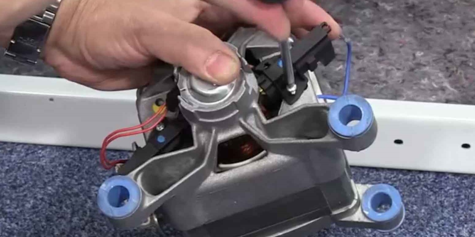 The motor can't accelerate because of the brushes.