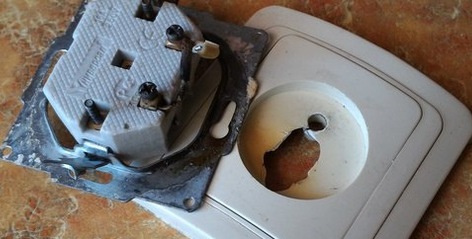 Let's disassemble and inspect the socket