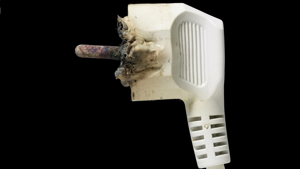 the washing machine plug burned out