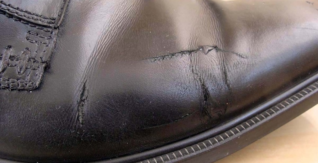 What happens to shoes after washing in a washing machine?