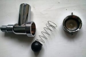 Каква е целта на възвратния клапан в пералнята?