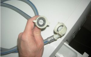 Какъв маркуч да избера за пералнята си?